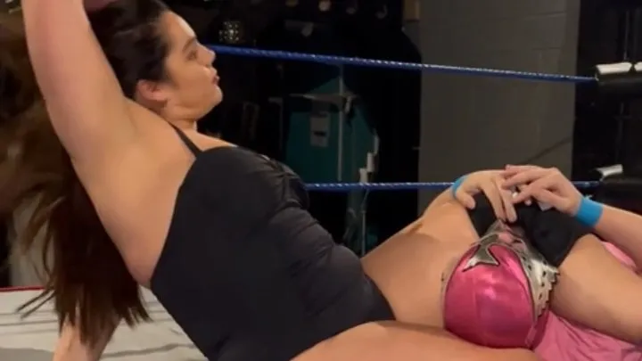 Power Girls Pro Wrestling - Mixed wrestling face sitting, head scissors and Stinkface