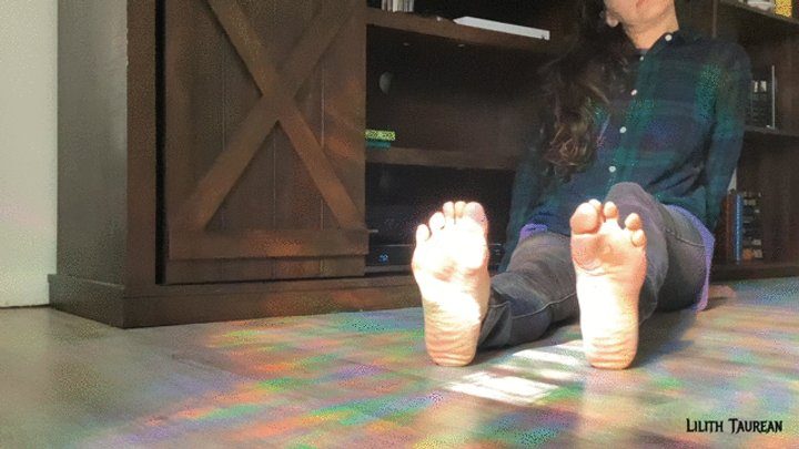 Lilith Taurean - Dirty Feet & Rainbows - Lilith Taurean Does A Dirty Foot Tease Under A Rainbow