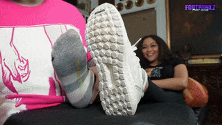 Footpunkz - Late Night Foot Tickling and Worship with Macy Divine
