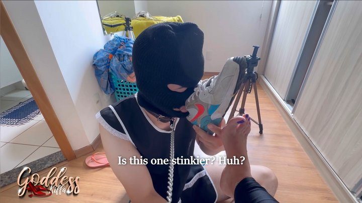 Goddess Kiffafeet - Goddess Kiffa - Thomas Slave Needs to Sniff and Worship Kiffa’s Stinky Feet With No Socks on Nike air max Sneakers - SWEATY FEET - NO SOCKS - STINKY FEET - SMELLY FEET - FOOT WORSHIP - FOOT DOMINATION - FOOT HUMILIATION - FEMDOM - POV