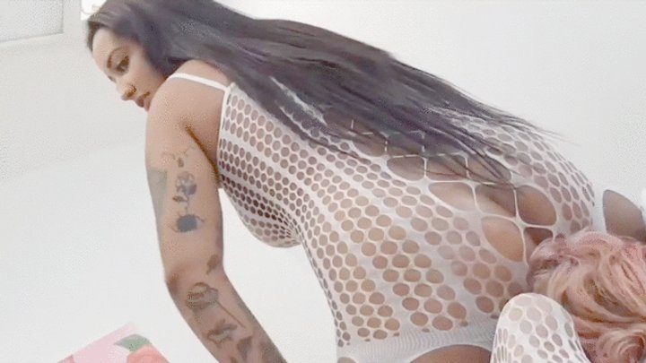 Face Sitting Extreme Boys Mf - TOTAL PANIC BURIED UNDER MY CRUEL BIG ASS -- BY SOPHIA FABER - CLIP 3 IN FULL HD