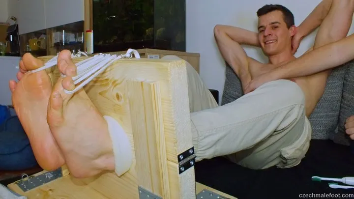 Czechmalefoot Video Store - Hot barefoot Kupen, foot tickle and oil massage