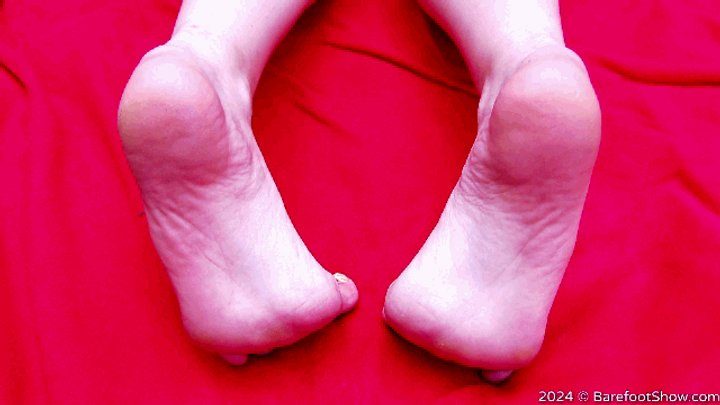Barefoot Show - Giantess Kristina barefoot in a bikini shows off her huge feet in a public park (Part 6 of 6)
