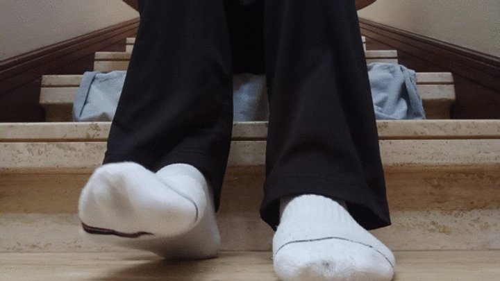 Esteban Williams - Playing With My Big Feet