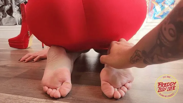 Freddy Lowlife - Goddess Medusa Gets Her Feet Tickled