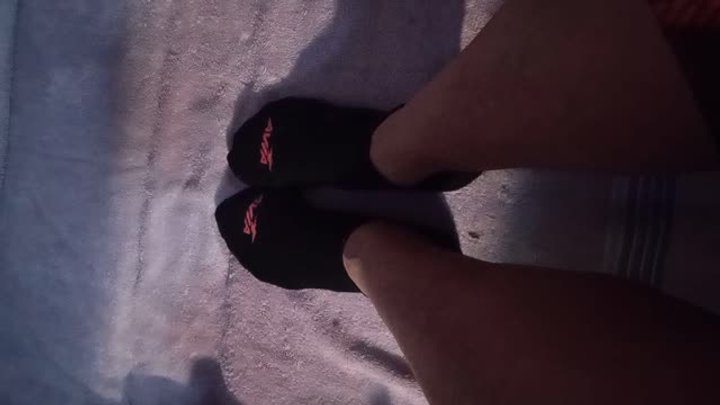 Sexy Boudicca - Sexy feet that are dirty and smellable with long toes