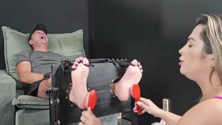 Pleasure Tickles - Pierre And Bia - PIERRE TICKLED - HD