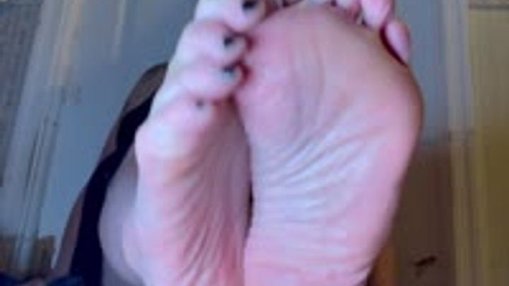 Sxysolesofv - Jerk That Dick To My Big Ass Size 13 Feet Slapping HARD - Big Feet JOI