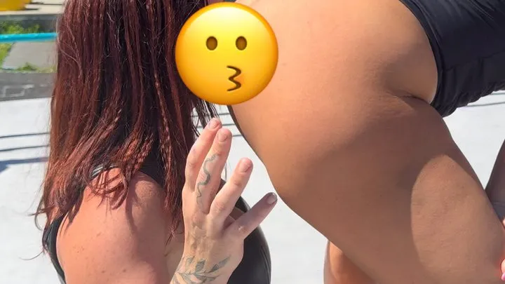 Nadia Sapphire - ass worship, kissing and smothering