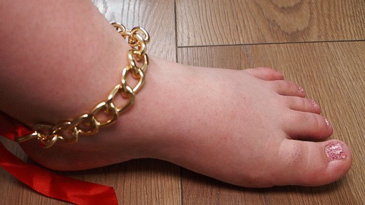 Anastasia Gree Clip Store - #4 BBW feet (no sound)
