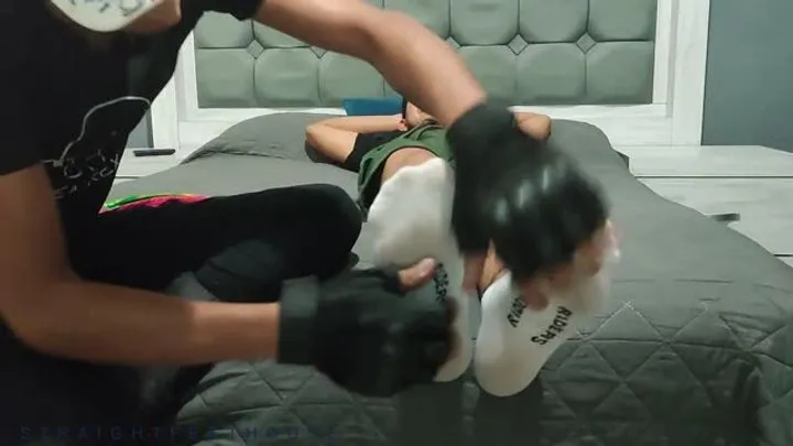Straightfeethouse - COSQUILLAS A TIMON CON LAS PLUMAS