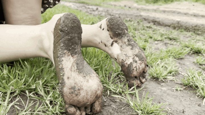 Sweet Blond - Stupid woman on her knees with bare dirty feet