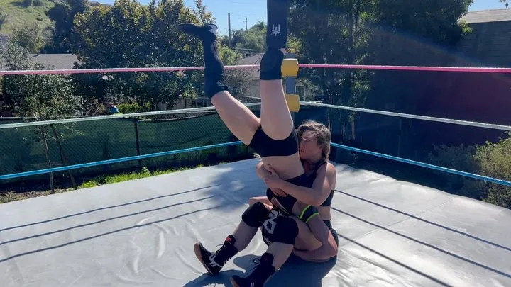 Butt Wrestling Inc - Beckie Unmasks Tessa