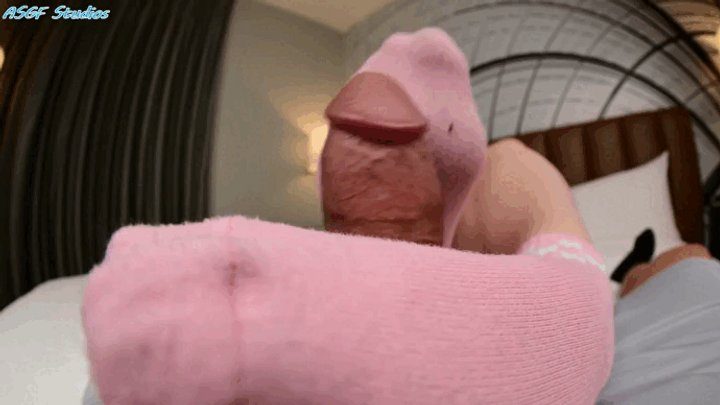 Amateur Soles Giantess And Footjobs - Bratty B more funky socks! Sockjob and bare footjob fish! - MP4