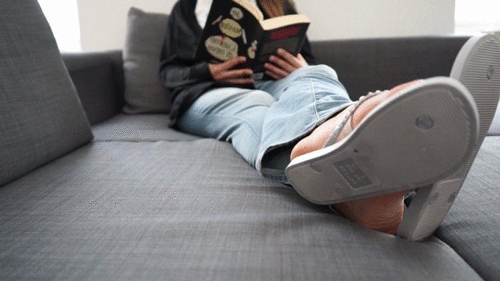 Niki38 - Watch my Sexy Feet