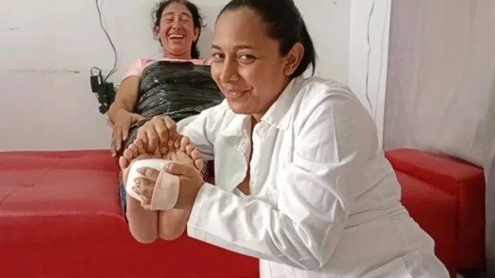 Tickling Touch - Tickle Alessa's soles
