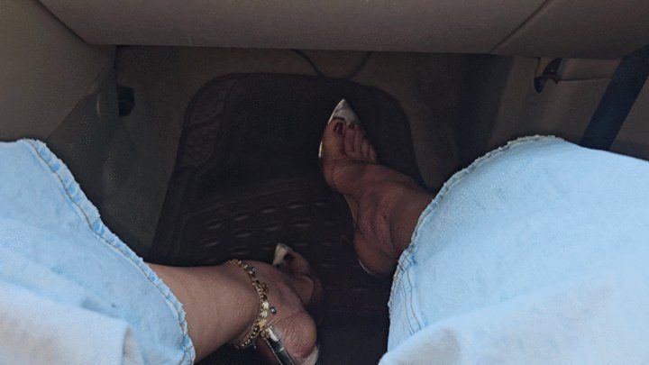 Foot Fetish Paradise - Milah Arches arcos viajeros 5 traveling to Valencia on clear pump heels