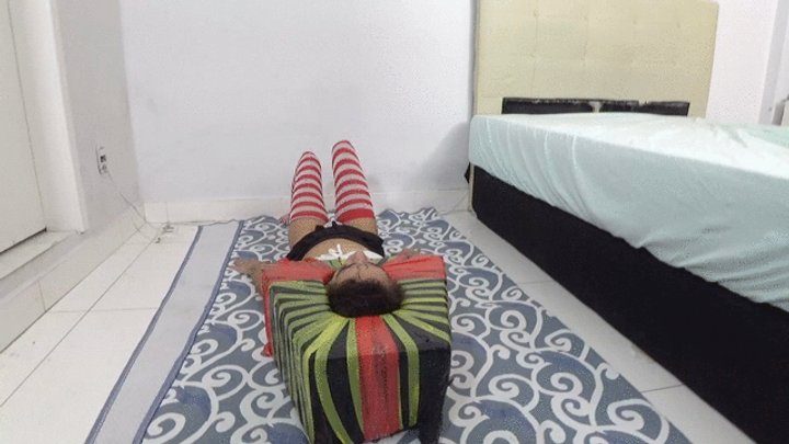 Goddess Scarlet White - Cute princess sitting on girl slave box by Bruna Galli and Babe cam by Dani full hd