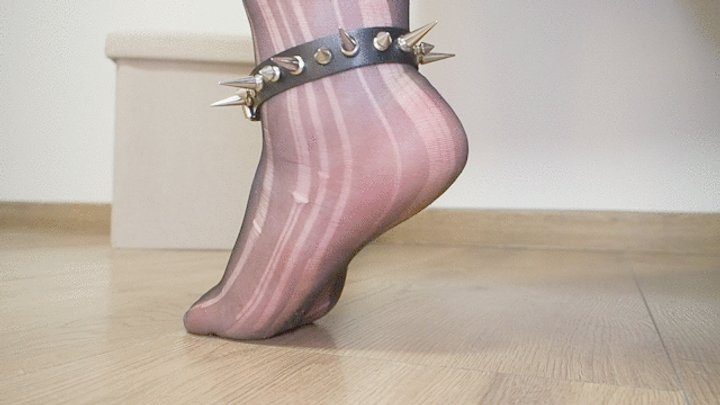Anastasia Gree Clip Store - #4 Old tights torn on the BBW feet (no talk)