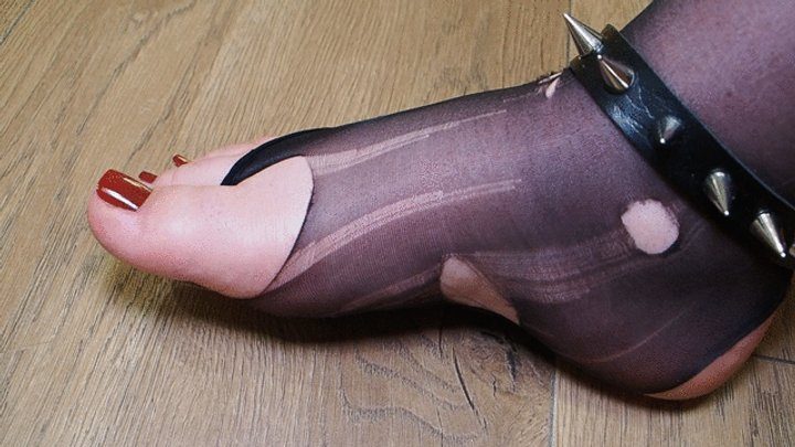Anastasia Gree Clip Store - #3 Dumb Loser worship my feet in old torn stockings (no talking)