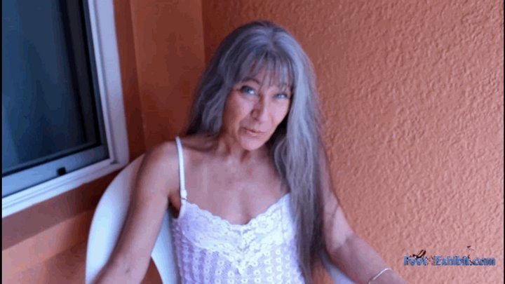 Weakforfeet - Will you clean my feet? WMV-1080