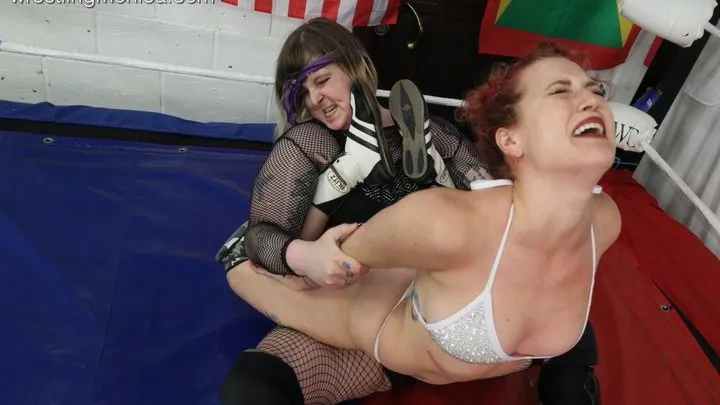 Shiny Pro Ring Girls - Rebel vs Bambi