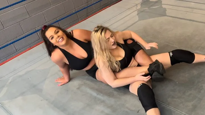 Nadia Sapphire - Blonde gets tapped out