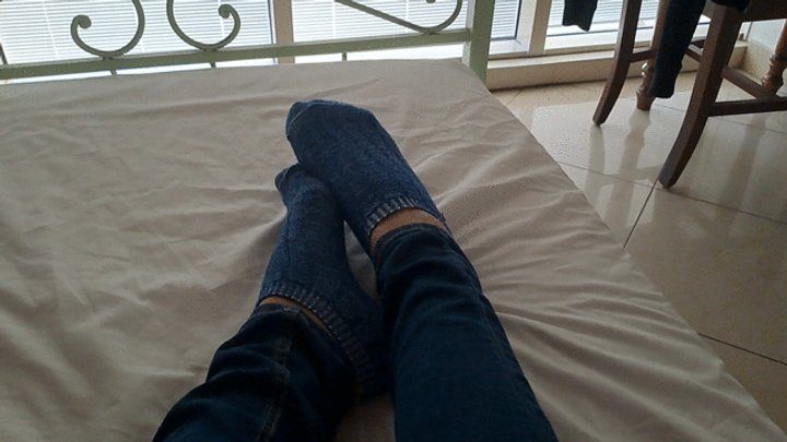 Kinky Grace - ITCHY FEET AND DIRTY TOES TO LICK