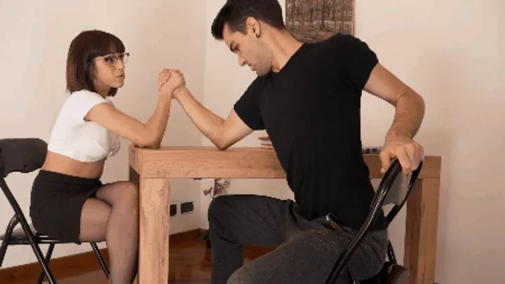 Italian Fetish Game - Il potere di Valerie, una forza nascosta - Valerie's power, a hidden power ( 1 PART )