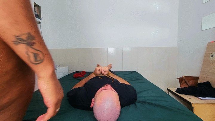 Manuela Albertine Fetish - Face sitting sexy domination, part 1, by Veronica Liss and Slave Rebbit Guy, (cam by Manu) FULL HD,