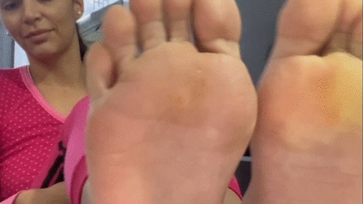 Aleska Queen Feet - Cum on my soles