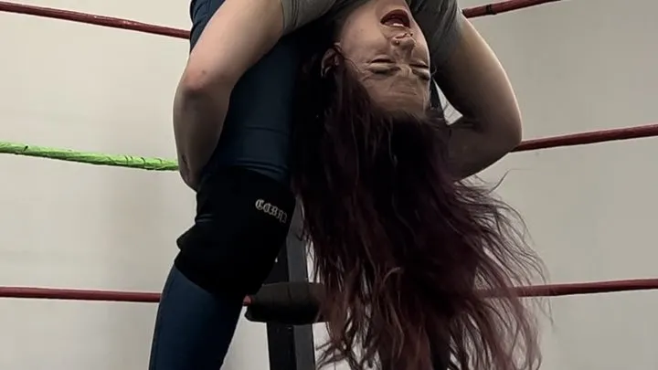 Nadia Sapphire - Blonde KO and drops brunette on her head
