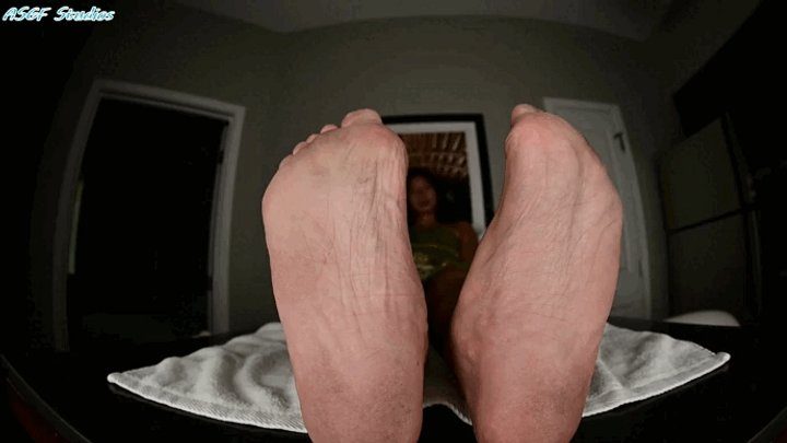 Amateur Soles Giantess And Footjobs - SMD dirty big sole tease - MOV