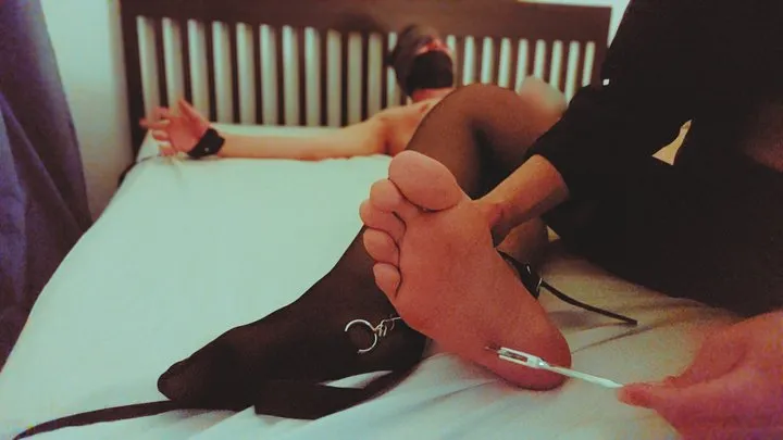 Scarlett And Tyrell - Extreme Tickling! I go full cruel tickling with all toys and everything!