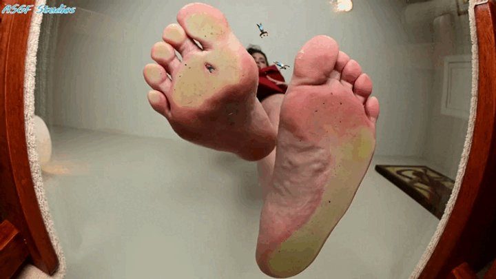 Amateur Soles Giantess And Footjobs - Flight Attendant Tilly won't stand for bad passangers! - MP4