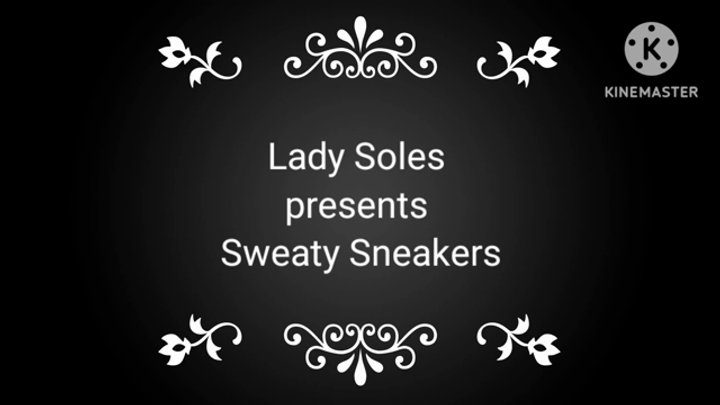 Lady Soles Foot Goddess - Sweaty Sneakers foot Cleaner