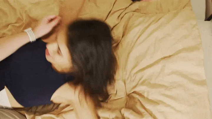 Lovely Laugh Tickling - Alysha's first time : Tickled on the bed