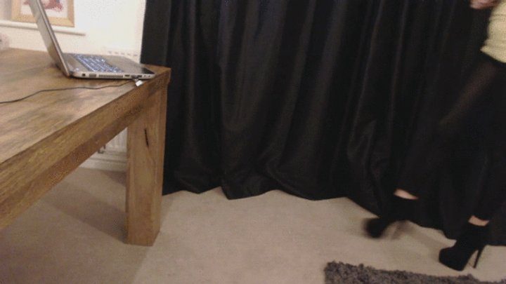 Dominatrix-victoria-black - Human Chair (WMV)