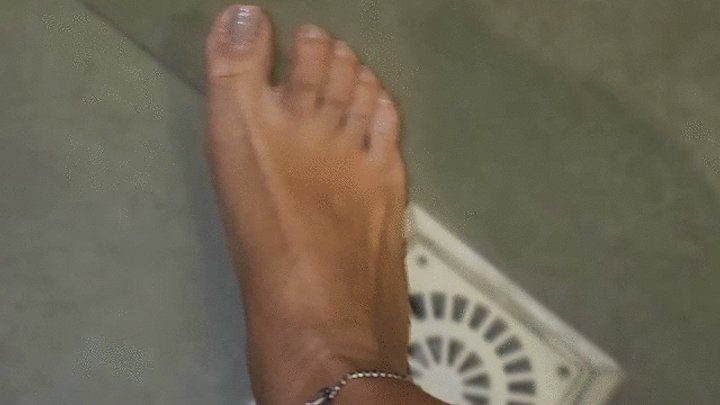 Lulyfeet - Rain of milk on my feet ASMR