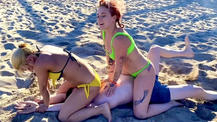 Hanz Vanderkill's Battle Theatre - Beach Bullies - Princess Nikki and Bambi vs Hanz