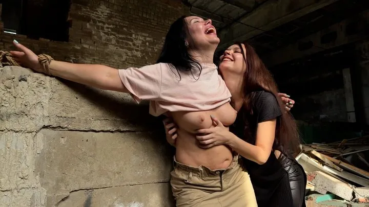 Ticklzone - Tickling on the abandoned!