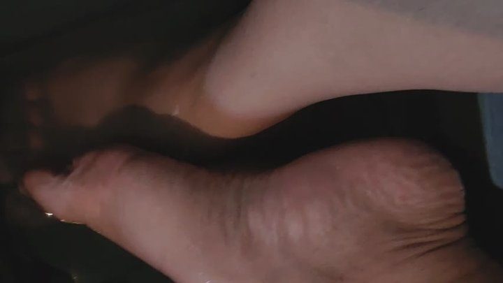 Silashottie - Washing My Dirty Feet