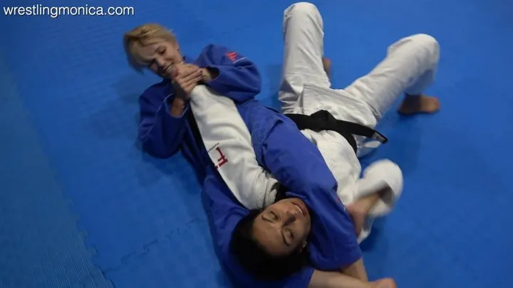 Gi-feet Vixens - Desi v Miss Vox-Gi Feet