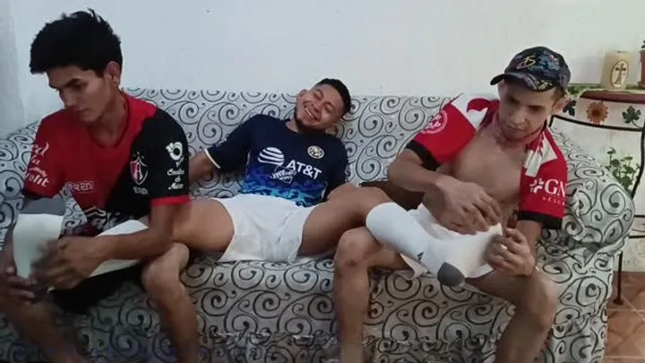 Straightfeethouse - COSQUILLAS A TIMON DESPUES DEL FUTBOL