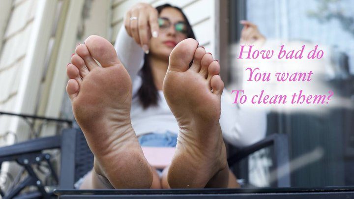 Goddess Ellen - Surprising my Slave with Dirty Feet