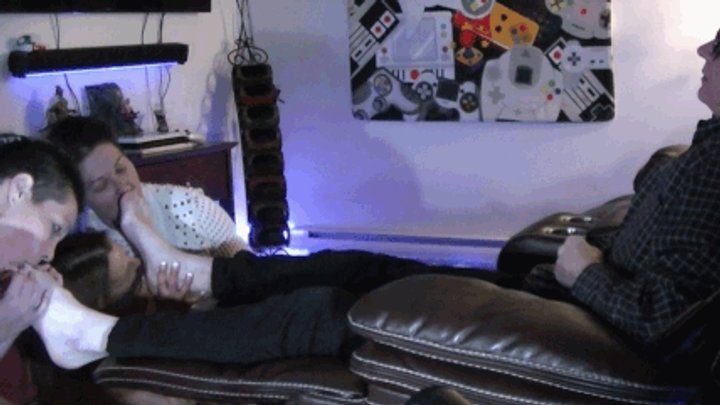 She Licks His Feet - Three foot slaves (mp4)