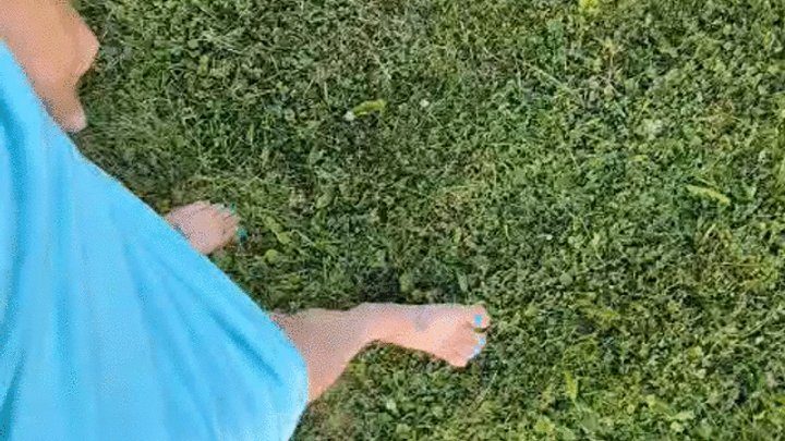 Milky Mama Unicorn - Grassy Stroll