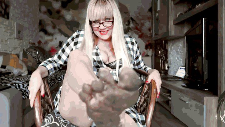 Princess Of Volcanoes - My dirty dirty feet on your face MP4 (1280x720) FHD