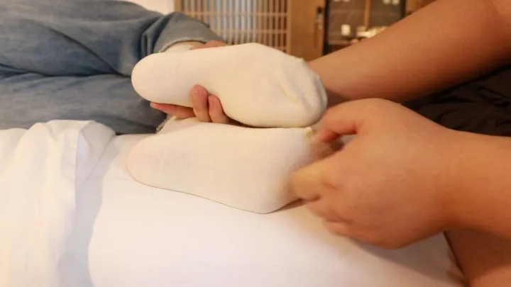 Cgbf - Chinese woman's smelly cotton socks feet are tickled