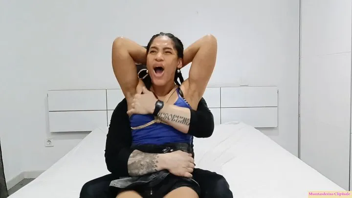 Muertas De Risa - The tickle bomb
